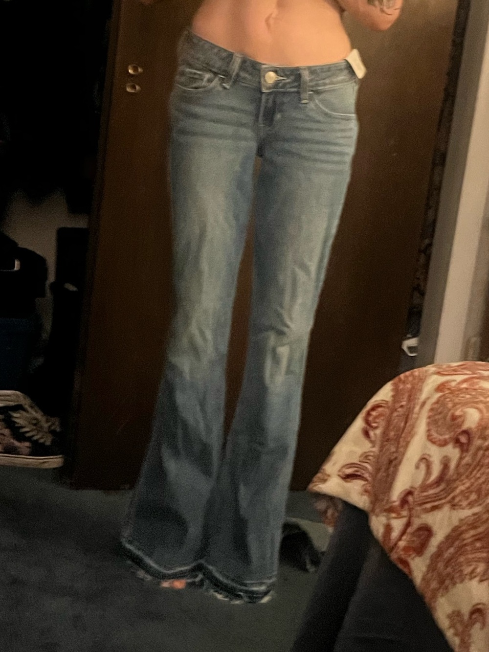 ✨ NWT Hollister ultra Low-Rise flareJeans — Super Comfortable Stretch Denim ✨